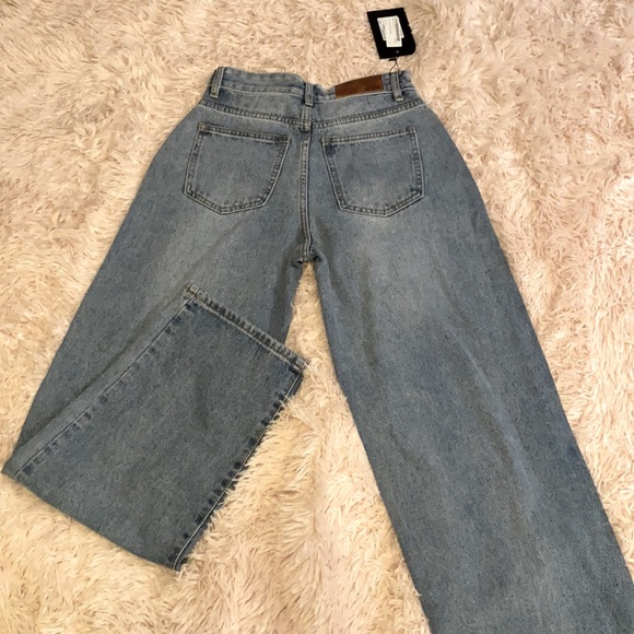 Wide Leg Jeans - Picture 2 of 2